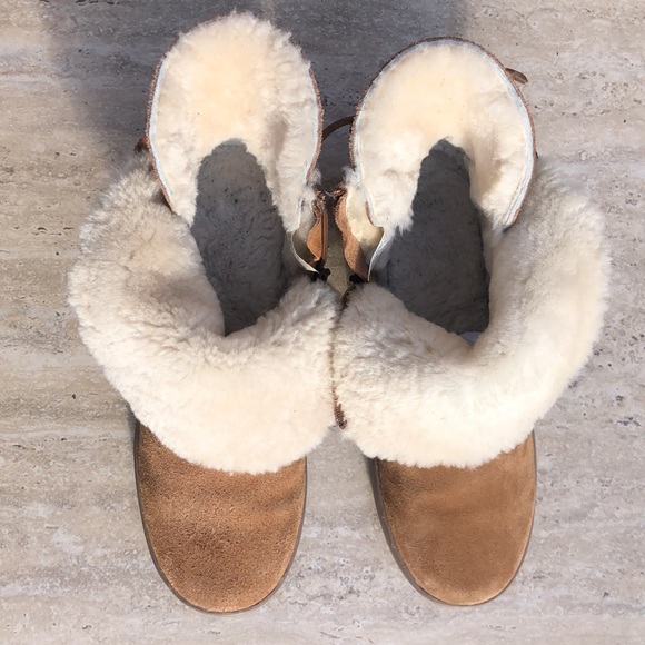 UGG KOOLABURRA Chestnut Short Mocasin Zip Boot 9 EUC - Picture 14 of 16